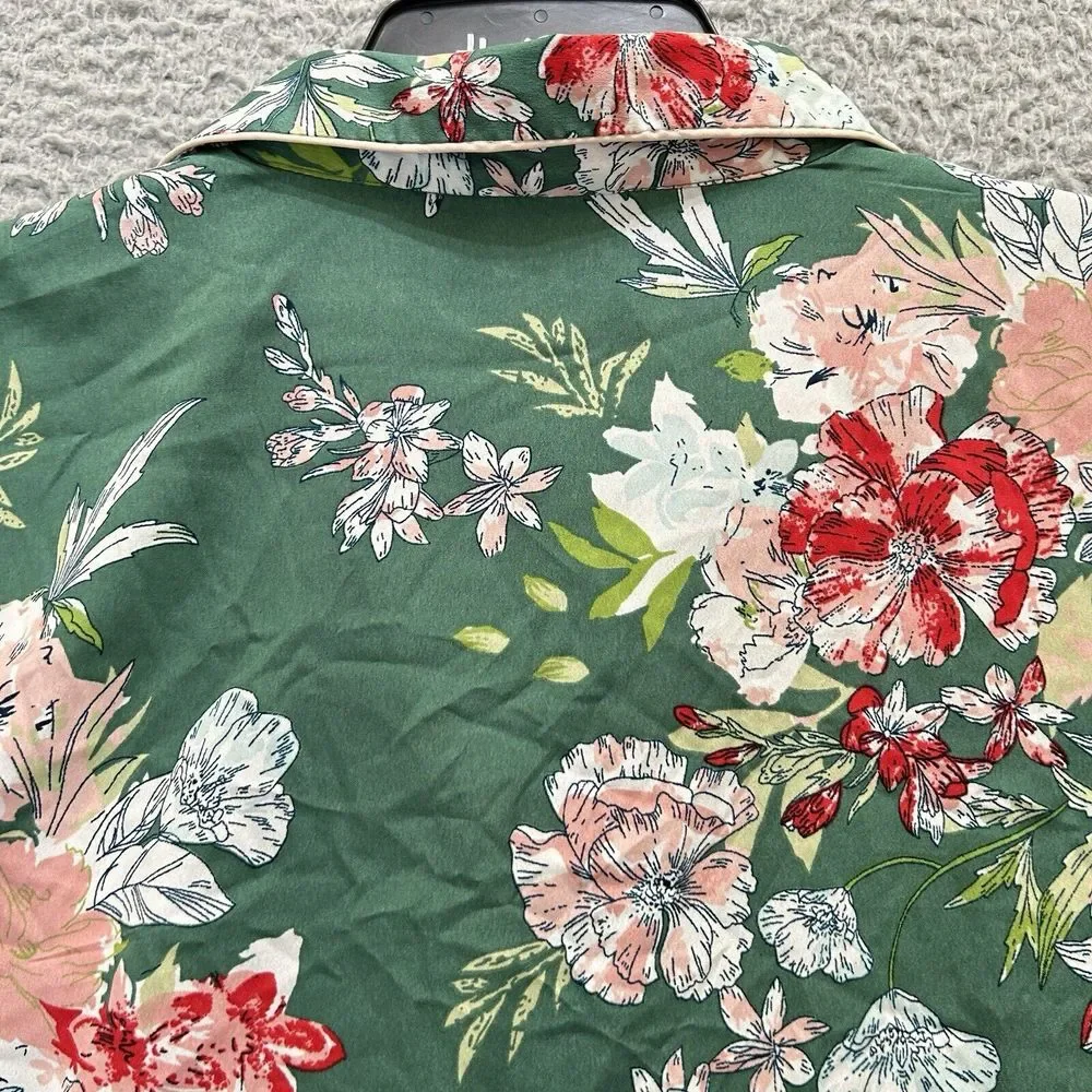 Cupcakes And Cashmere Pajama Top Womens Medium Green‎ Floral Silky Button Up